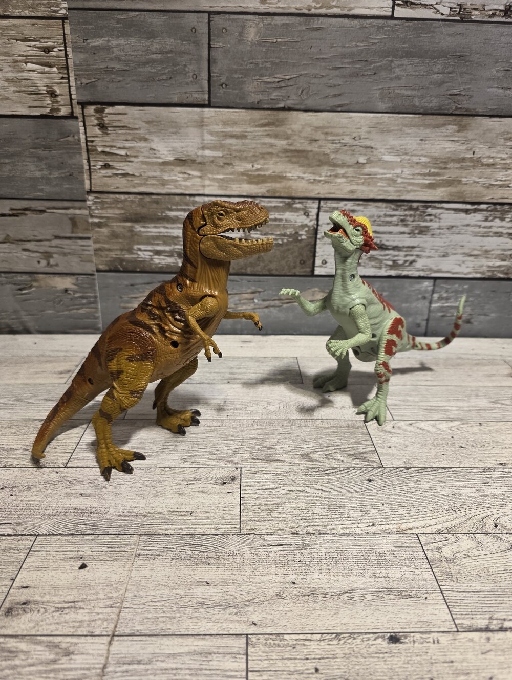 Jurrasic Park Dinosaur Action Figure Set - Brown & Light Green